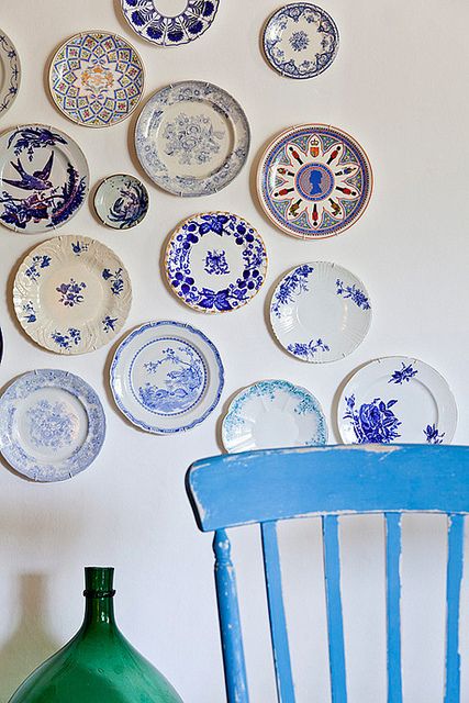 Come decorare le pareti con i piatti, un'idea che arriva dal passato