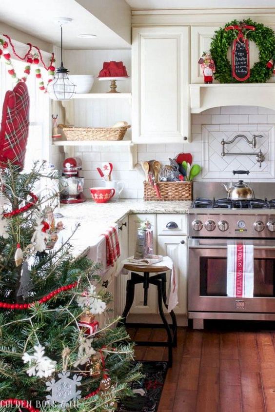 Come decorare la cucina per le feste natalizie - La Figurina